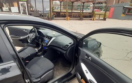 Hyundai Solaris II рестайлинг, 2013 год, 680 000 рублей, 5 фотография