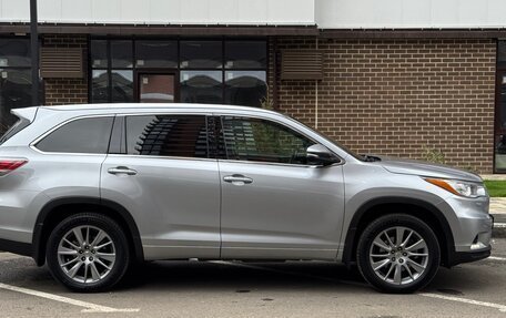 Toyota Highlander III, 2015 год, 3 400 000 рублей, 6 фотография