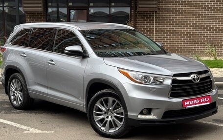 Toyota Highlander III, 2015 год, 3 400 000 рублей, 2 фотография