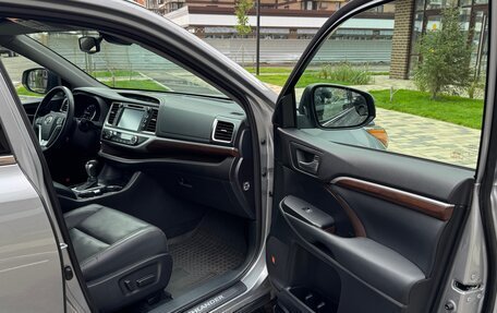 Toyota Highlander III, 2015 год, 3 400 000 рублей, 17 фотография