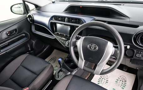 Toyota Aqua I, 2017 год, 999 000 рублей, 9 фотография