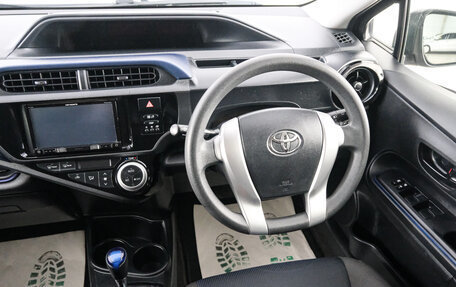 Toyota Aqua I, 2017 год, 999 000 рублей, 10 фотография