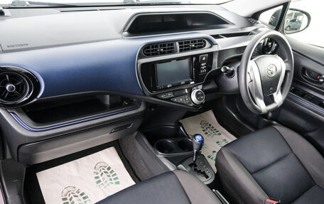 Toyota Aqua I, 2017 год, 999 000 рублей, 13 фотография