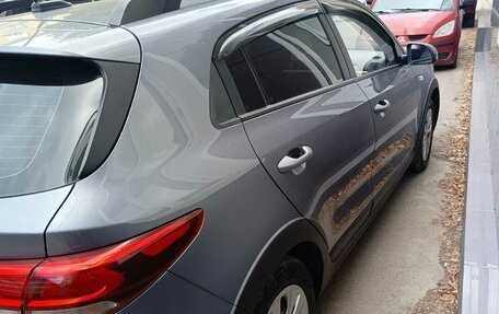 KIA Rio IV, 2018 год, 950 000 рублей, 1 фотография