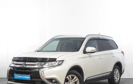 Mitsubishi Outlander III рестайлинг 3, 2015 год, 1 849 000 рублей, 4 фотография
