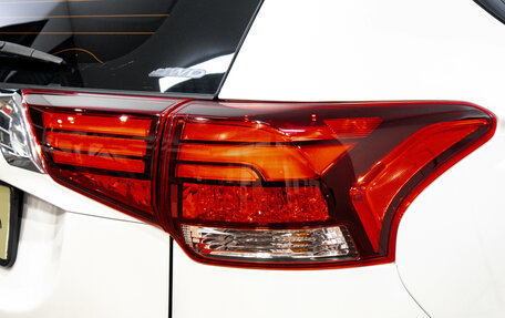 Mitsubishi Outlander III рестайлинг 3, 2015 год, 1 849 000 рублей, 9 фотография