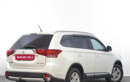 Mitsubishi Outlander III рестайлинг 3, 2015 год, 1 849 000 рублей, 5 фотография
