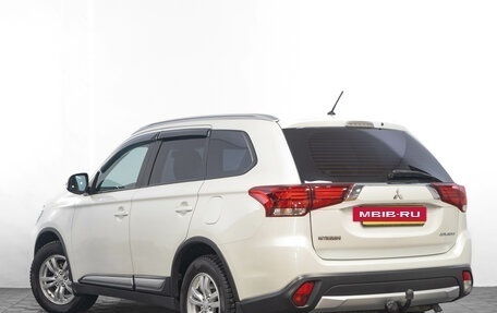 Mitsubishi Outlander III рестайлинг 3, 2015 год, 1 849 000 рублей, 7 фотография