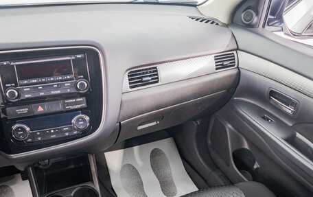 Mitsubishi Outlander III рестайлинг 3, 2015 год, 1 849 000 рублей, 23 фотография