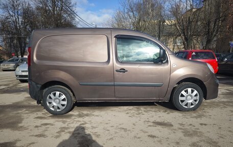 Renault Kangoo II рестайлинг, 2012 год, 670 000 рублей, 4 фотография