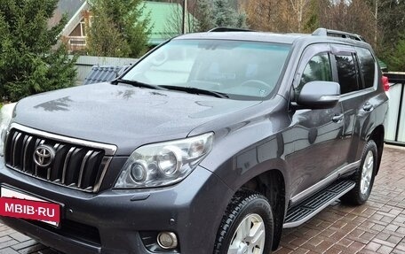 Toyota Land Cruiser Prado 150 рестайлинг 2, 2013 год, 2 350 000 рублей, 2 фотография