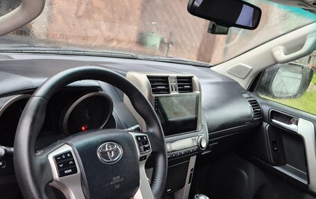 Toyota Land Cruiser Prado 150 рестайлинг 2, 2013 год, 2 350 000 рублей, 17 фотография