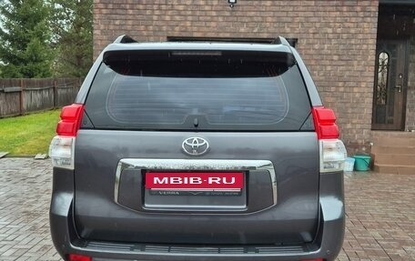 Toyota Land Cruiser Prado 150 рестайлинг 2, 2013 год, 2 350 000 рублей, 12 фотография