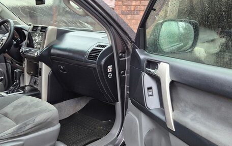 Toyota Land Cruiser Prado 150 рестайлинг 2, 2013 год, 2 350 000 рублей, 29 фотография