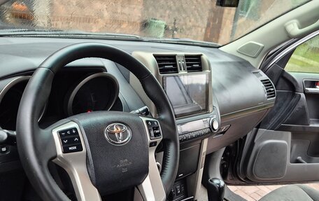 Toyota Land Cruiser Prado 150 рестайлинг 2, 2013 год, 2 350 000 рублей, 32 фотография