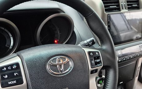 Toyota Land Cruiser Prado 150 рестайлинг 2, 2013 год, 2 350 000 рублей, 31 фотография