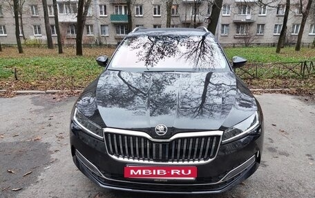 Skoda Superb III рестайлинг, 2021 год, 2 990 000 рублей, 2 фотография