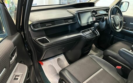 Honda Stepwgn IV, 2016 год, 2 229 000 рублей, 12 фотография