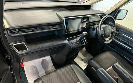 Honda Stepwgn IV, 2016 год, 2 229 000 рублей, 13 фотография