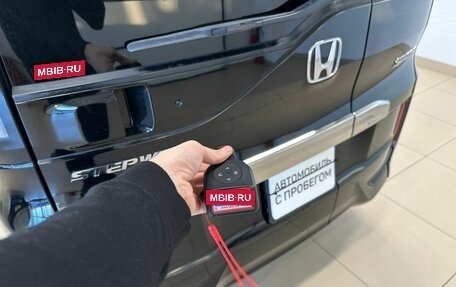 Honda Stepwgn IV, 2016 год, 2 229 000 рублей, 25 фотография