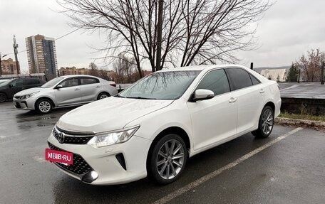 Toyota Camry, 2015 год, 1 745 000 рублей, 3 фотография