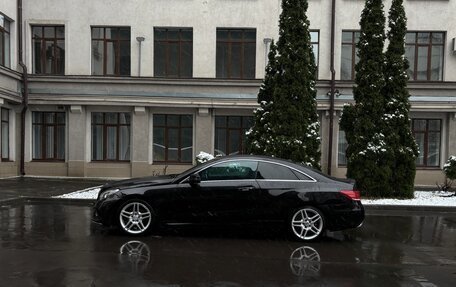 Mercedes-Benz E-Класс, 2014 год, 1 375 000 рублей, 2 фотография