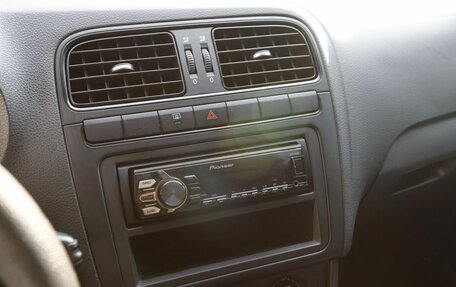 Volkswagen Polo VI (EU Market), 2014 год, 750 000 рублей, 11 фотография