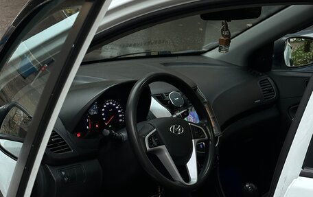 Hyundai Solaris II рестайлинг, 2013 год, 750 000 рублей, 7 фотография