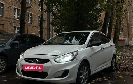 Hyundai Solaris II рестайлинг, 2013 год, 750 000 рублей, 3 фотография