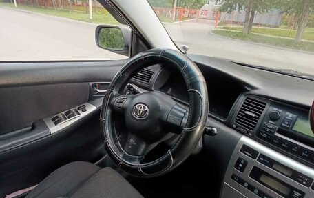 Toyota Corolla, 2004 год, 575 000 рублей, 10 фотография