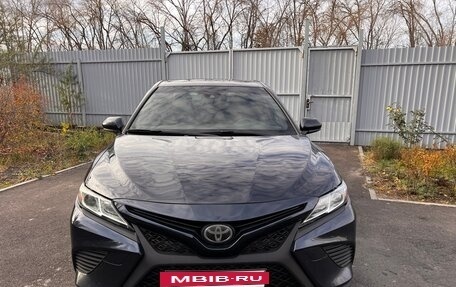 Toyota Camry, 2021 год, 2 890 000 рублей, 2 фотография