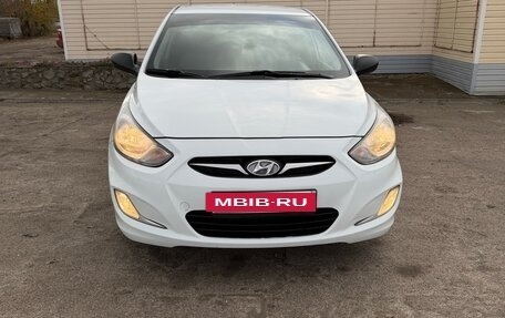 Hyundai Solaris II рестайлинг, 2014 год, 820 000 рублей, 3 фотография