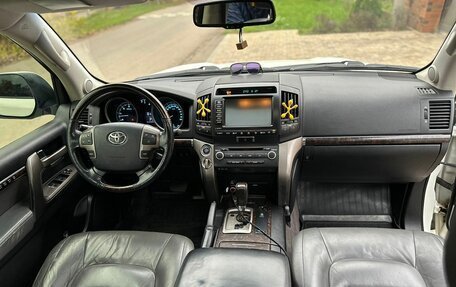 Toyota Land Cruiser 200, 2008 год, 2 950 000 рублей, 27 фотография