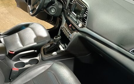 Hyundai Elantra VI рестайлинг, 2016 год, 1 150 000 рублей, 6 фотография