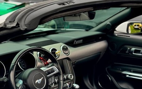 Ford Mustang VI рестайлинг, 2021 год, 3 800 000 рублей, 2 фотография