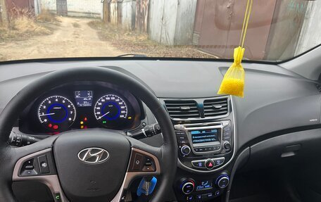 Hyundai Solaris II рестайлинг, 2016 год, 850 000 рублей, 12 фотография