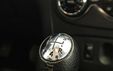 Renault Sandero II рестайлинг, 2015 год, 889 000 рублей, 22 фотография