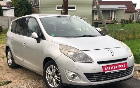 Renault Scenic III, 2010 год, 900 000 рублей, 3 фотография