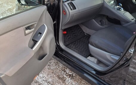 Toyota Prius, 2010 год, 1 020 000 рублей, 9 фотография