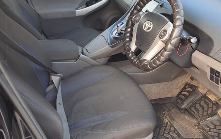 Toyota Prius, 2010 год, 1 020 000 рублей, 15 фотография