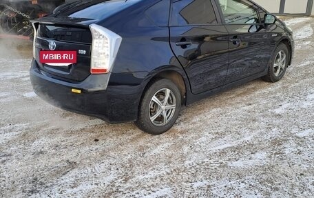 Toyota Prius, 2010 год, 1 020 000 рублей, 10 фотография