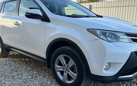 Toyota RAV4, 2015 год, 1 700 000 рублей, 4 фотография