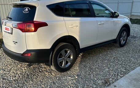 Toyota RAV4, 2015 год, 1 700 000 рублей, 3 фотография