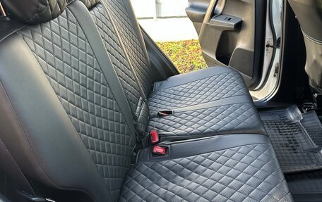 Toyota RAV4, 2015 год, 1 700 000 рублей, 11 фотография