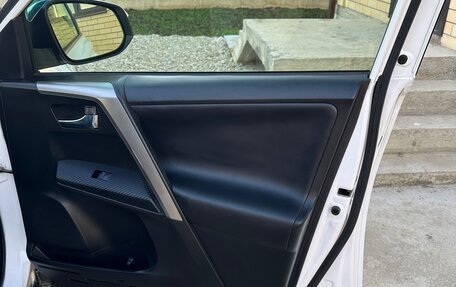 Toyota RAV4, 2015 год, 1 700 000 рублей, 9 фотография