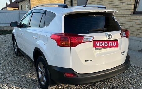 Toyota RAV4, 2015 год, 1 700 000 рублей, 2 фотография