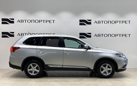 Mitsubishi Outlander III рестайлинг 3, 2015 год, 1 399 000 рублей, 8 фотография