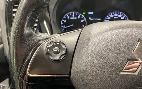 Mitsubishi Outlander III рестайлинг 3, 2015 год, 1 399 000 рублей, 18 фотография