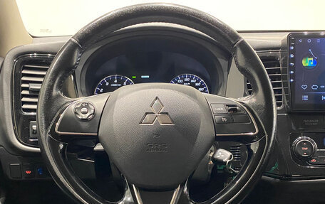 Mitsubishi Outlander III рестайлинг 3, 2015 год, 1 399 000 рублей, 17 фотография