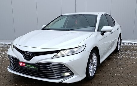 Toyota Camry, 2021 год, 3 000 000 рублей, 1 фотография